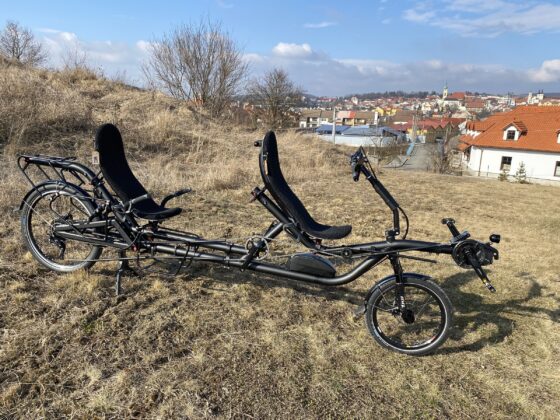The electrified recumbent tandem from AZUB