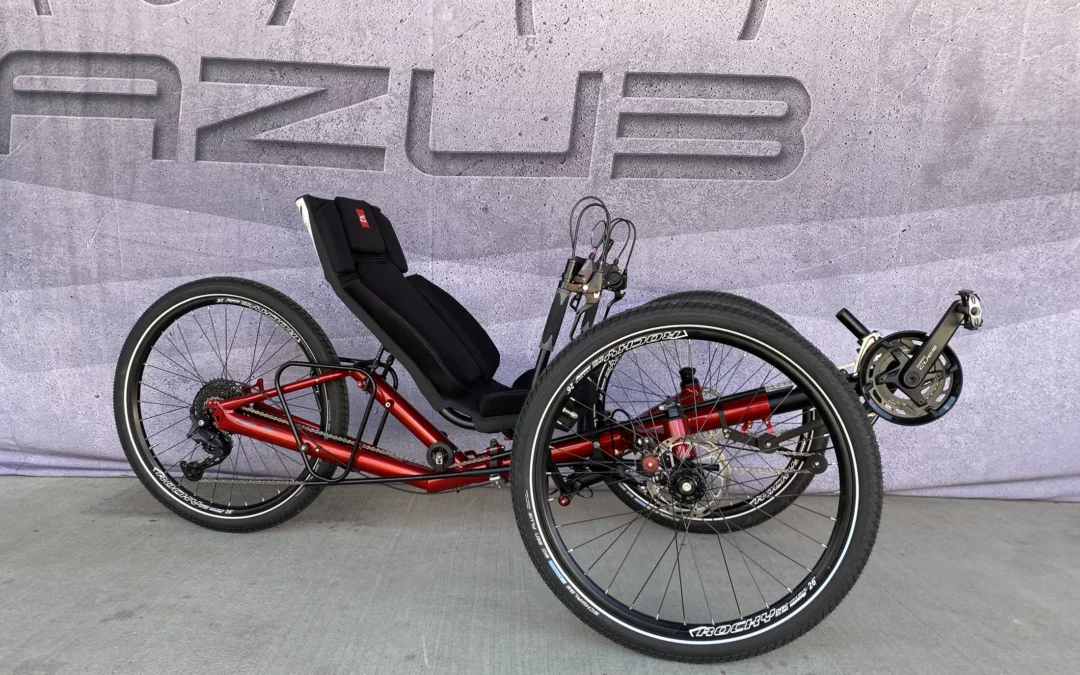 Na asfalt i šotolinu: AZUB T-Tris AR je všestranná ležatá tříkolka