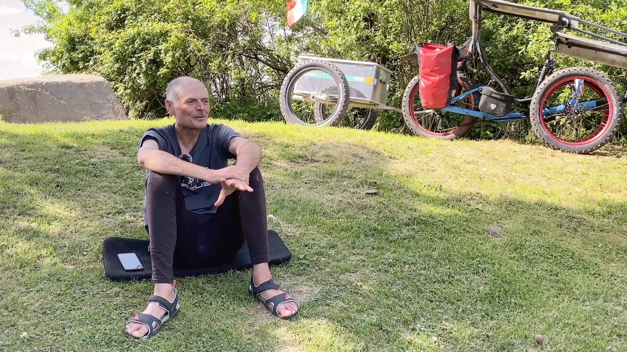 Italian recumbent trike adventurer Nicola Chiacchio - interview about his world tour